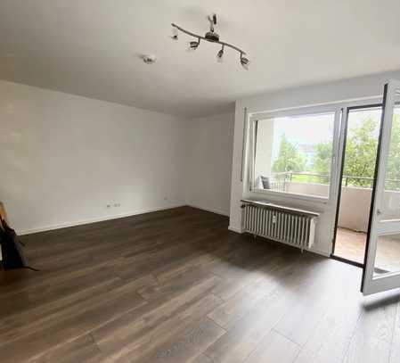 Renovierte 1-Zimmer-Wohnung mit Balkon und EBK in Friedrichshafen