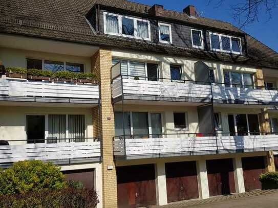 Schöne 1-Zimmer-DG-Wohnung mit Einbauküche in Eidelstedt, Hamburg