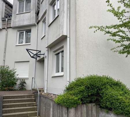 Geschmackvolle 2-Raum-Terrassenwohnung mit Terrasse und Gartenanteil in Taunusstein