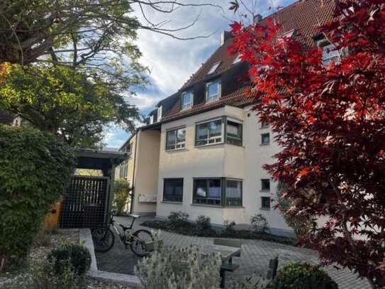 Herrliche 2ZKB-Dach-Maisonette-Wohnung mit West-Loggia