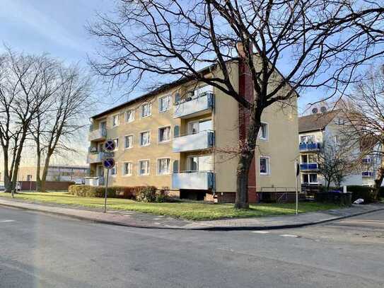 Schöne, helle Wohnung mit Balkon u. EBK
