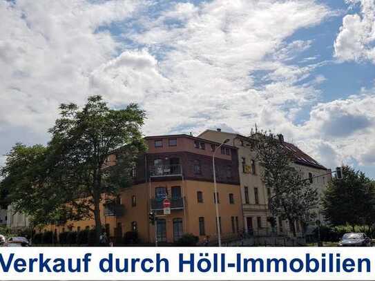 Höll-Immobilien verkauft sehr schöne 2-Raumwohnung mit Balkon und Aufzug, vermietet.