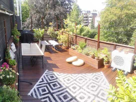 RESERVIERT! Einzigartige, klimatisierte Altbau-Dachterrassenwohnung