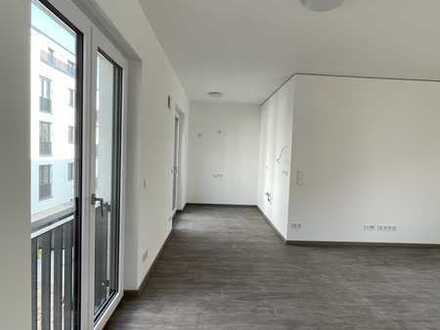 Sehr gut geschnittene 3 Zimmerwohnung inkl. EBK NEW 3 room apartment with kitchen