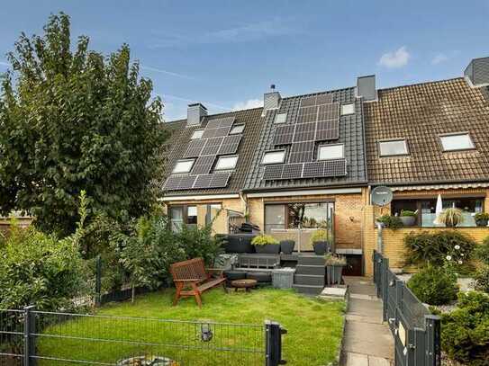 Saniertes Reihenmittelhaus mit Photovoltaikanlage in Neumünster