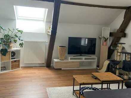 ***reserviert*** Zentral gelegene 2-Zimmer DG Wohnung mit EBK