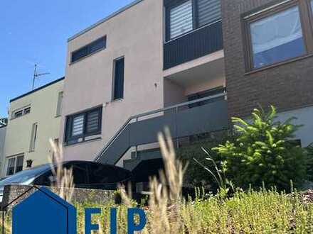Modernisiertes Reihenmittelhaus mit wunderschönem Garten.