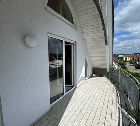 3 Zi.-DG-Whg. Bj.1995 mit Balkon, EBK sowie PKW-Außenstellplatz in 71116 Gätringen, WM ca.1.005€