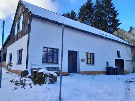 Renoviertes Einfamilienhaus XL Garten 2 Garagen KAMIN Eifel