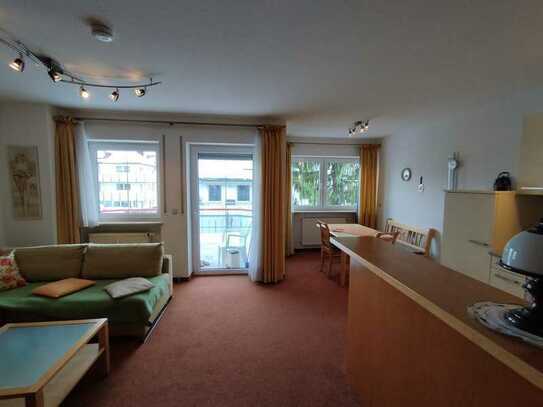 Helle 2 Zimmer Wohnung mit EBK, Ostbalkon, Lift und Tiefgarage
