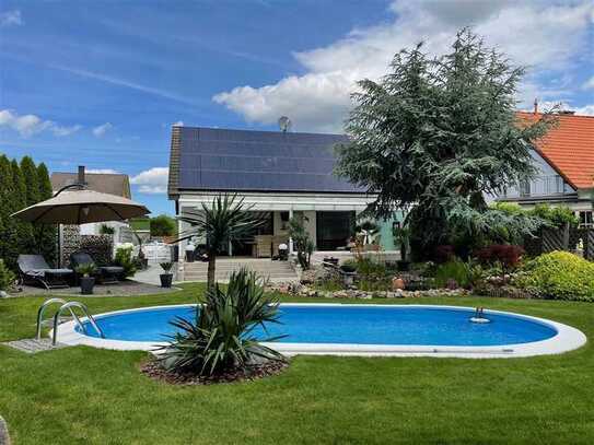 Schönes EFH- traumhafter, idyllischer Garten mit Pool, PV-Anlage, Garage in ruhiger Lage