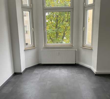 Erstbezug nach Komplettsanierung 1.OG mit Balkon und Erker