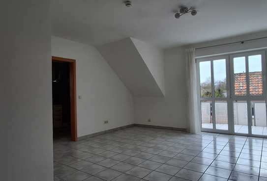 Attraktive 3,5-Zimmer-Maisonette-Wohnung mit Balkon und EBK in Lohr