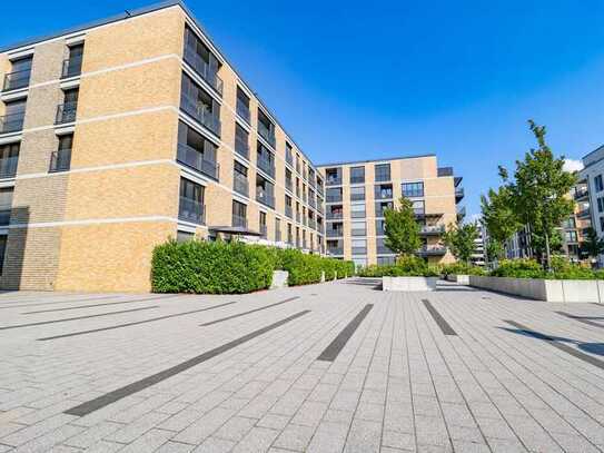 Erstklassige 3-Zi.-Wohnung auf 102 m² mit zwei Bädern und Loggia!