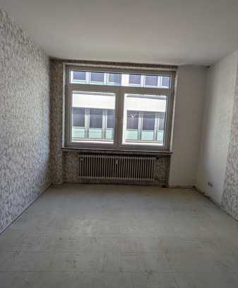 sanierte 4 Zimmer Wohnung