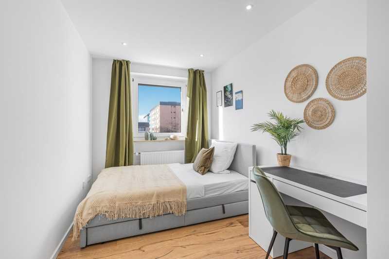                                                               4er WG nähe Olympia-Einkaufszentrum -- Recently renovated                                                       in Feldmoching (München)