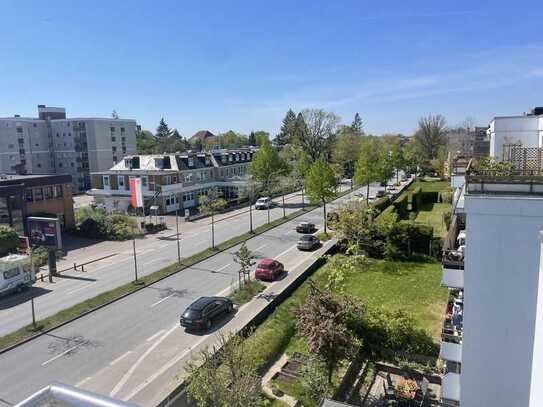 Geschmackvolle 3,5-Zimmer-Penthouse-Wohnung mit luxuriöser Innenausstattung mit EBK in Lübeck