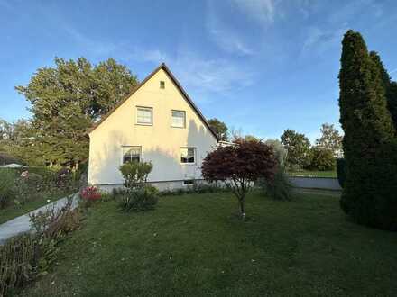 Einfamilienhaus mit großem Wintergarten & Grundstück am Bach mit freier Sicht in Ingolstadt Südwest