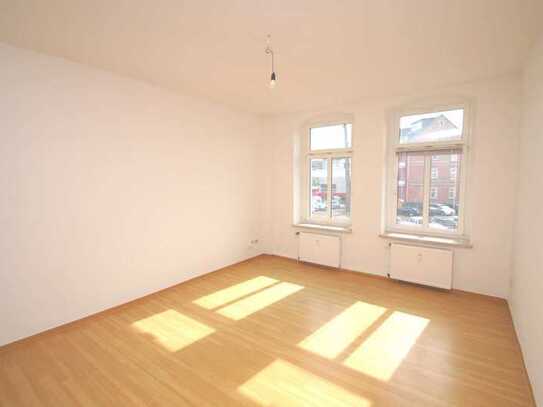 68m²-Wohnung mit großem Balkon ins Grüne!