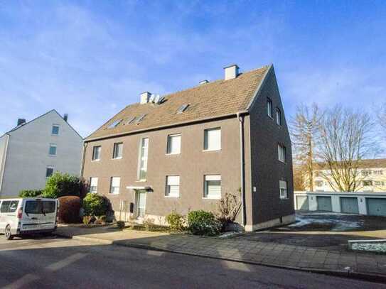 Wohnkomfort mit Weitblick - Dachgeschosswohnung mit Klimaanlage und großem Balkon in Winz-Baak