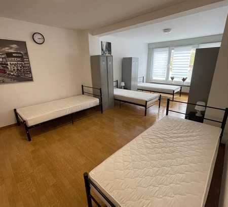 **Familien-Zimmer in zentraler Lage von Offenbach**