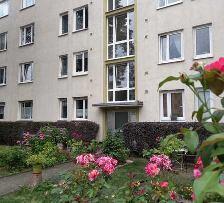 Helle 3-Zimmer-Wohnung in gepflegter Wohnanlage / Dichterviertel