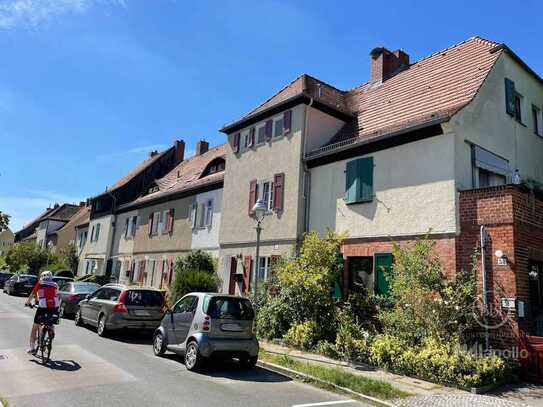 PAKETVERKAUF: 2 MEHRFAMILIENHÄUSER MIT JE 4 VERMIETETEN WOHNUNGEN IN DER IDYLISCHEN WALDSIEDLUNG