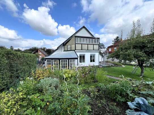 Neu in Nienstädt: Großzügiges, junges Einfamilienhaus mit schönem Gartengrundstück