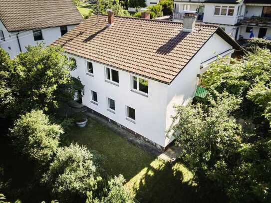 **Bezauberndes Haus mit Ausbaupotenzial auf großzügigem Grundstück**