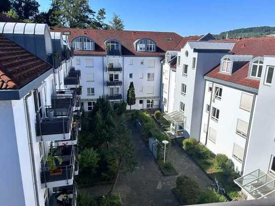 ++NEU IM ANGEBOT++ Große 2 Zi.-Stadt-Wohnung ganz oben mit Aufzug, Tiefgarage und Balkon in Lörrach