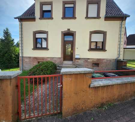 Charmantes freistehendes Haus mit historischem Flair und tollem Raumgefühl im Altbaustil