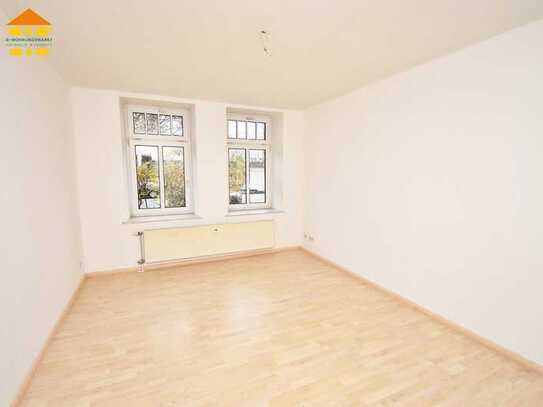 *Frisch renoviert mit Tageslichtbad & Balkon + Stellpl. - fußläufig zum Zeisigwald mit neuer Einbau
