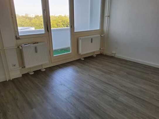 1-Zimmer-Wohnung in begrünter Lage mit Weitblick // 6.OG Wohnung 4