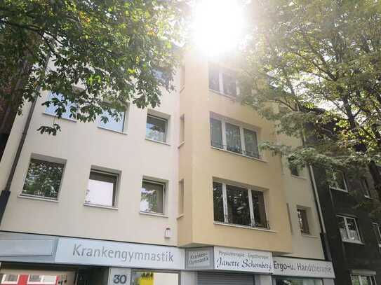 2,5 Zimmer Wohnung mit Balkon in zentraler Lage!