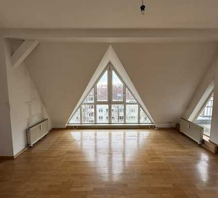 Hier sind Ihre Ideen gefragt - Dachgeschosswohnung in Steglitz mit traumhaftem Ausblick