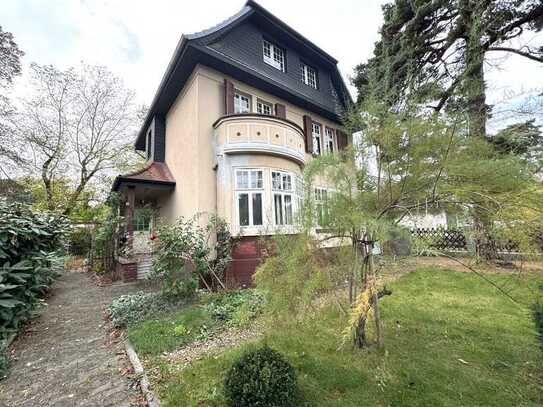 Charmante denkmalgeschützte Villa mit schönem Garten