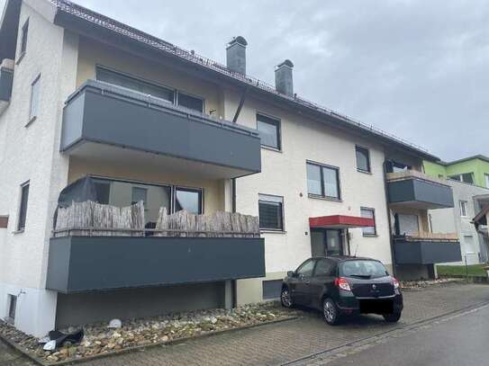 Helle 3 Zimmer Wohnung mit Balkon und schönem Bad