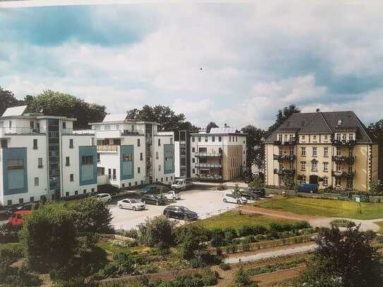 Helle 2-Zimmer-Wohnung mit Balkon in historischem Gebäude in Kassel
