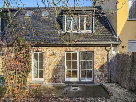 Wohnen mit historischem Charme: Helle Maisonettewohnung mit Terrasse in Overath-Untereschbach