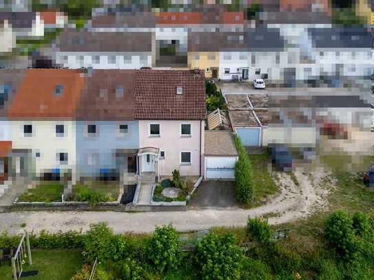 Renovierungsbedürftiges Reihenendhaus in Randlage