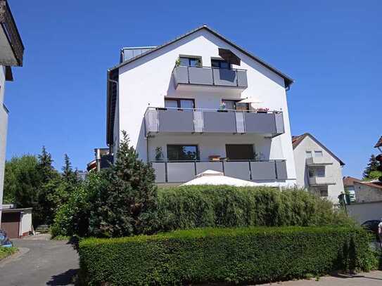 Exklusive 3,5-Raum-Maisonette-Wohnung mit Balkon und Einbauküche in Frankfurt am Main