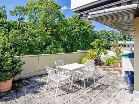 Dachterrassentraum in Planegg! Lichtdurchflutete 3 Zi.-Wohnung in fußläufiger Entfernung zur Würm