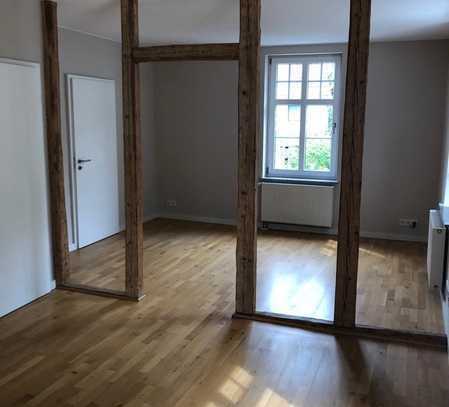 Liebevoll renovierte Altbauwohnung (ca. 140m²), auf zwei Etagen, in ruhiger Ortslage