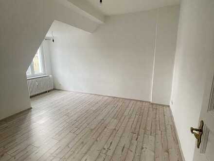 gemütliche 2-Zimmer Dachgeschosswohnung in zentraler Rugier Lage, Gummersbach