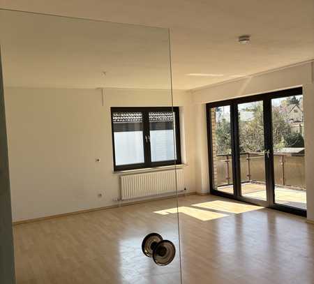 Ansprechende 3-Zimmer-Wohnung mit gehobener Innenausstattung mit Balkon in Rösrath