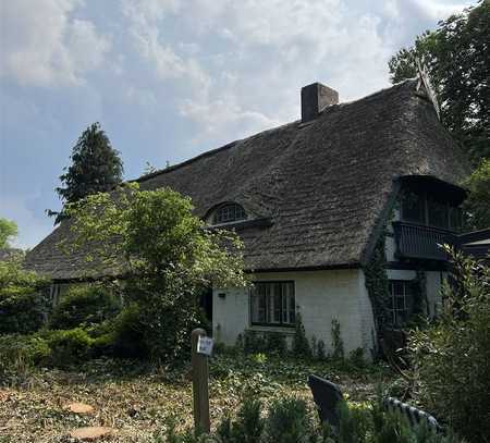 Individuelle Liebhaber Immobilie mit zusätzlichem Galeriehaus