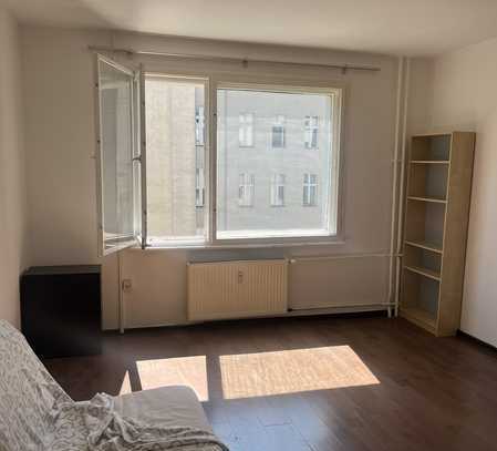 2-Zimmerwohnung nahe Savigny-Platz