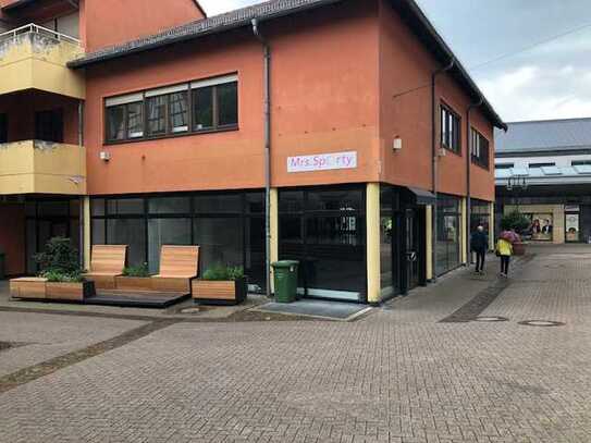 Bensheim, Neumarkt-Center, Top Lage-Innenstadt ! Ladenflächen in verschiedenen Größen zu vermieten !