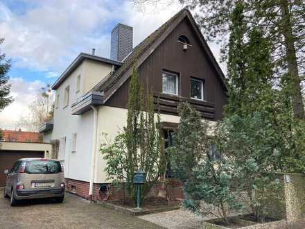 Großes Einfamilienhaus mit Einliegerwohnung in Zehlendorf