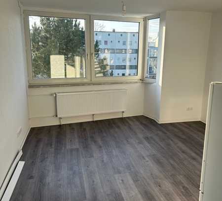 Erstbezug nach Sanierung mit EBK: 3-Zimmer-Maisonette-Wohnung